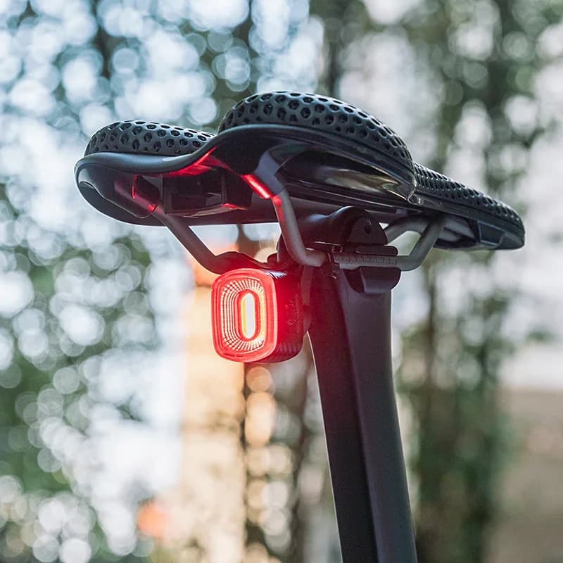 Luz trasera para bicicleta con sensor de freno inteligente IPX6 y puerto Type-C